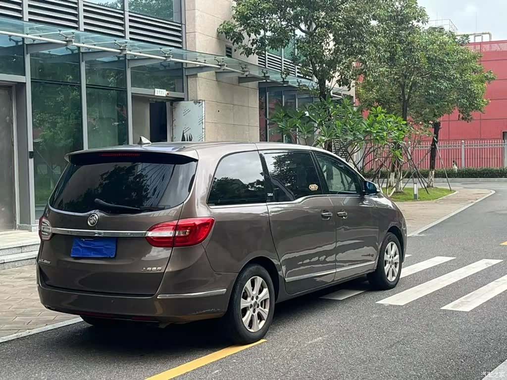 Buick GL8, 2014 9