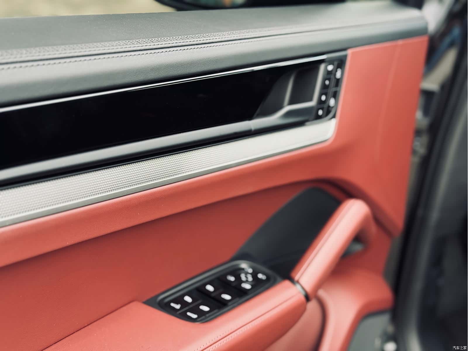 Porsche Cayenne, 2026 6