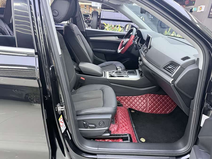 Audi Q5L 2019, фото 7