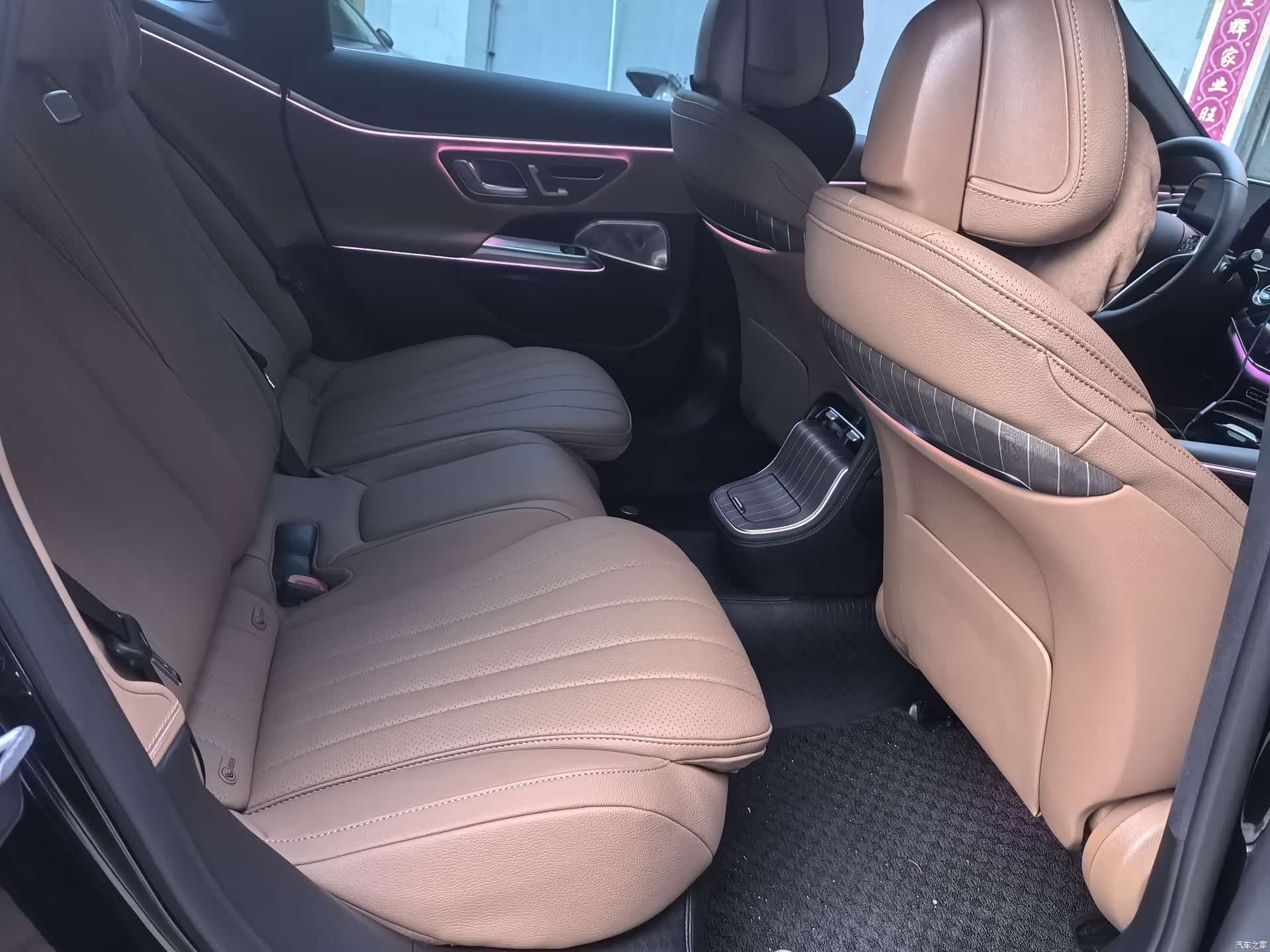 Mercedes-Benz E-Class, 2025 13