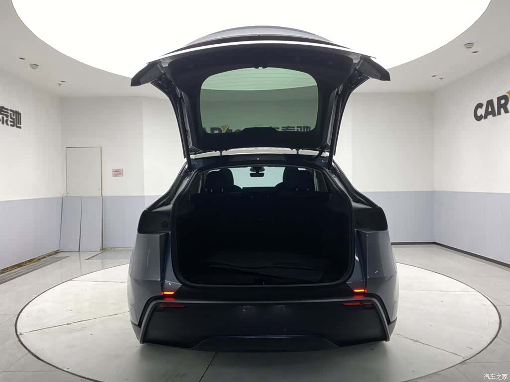 Tesla Model Y, 2025 29