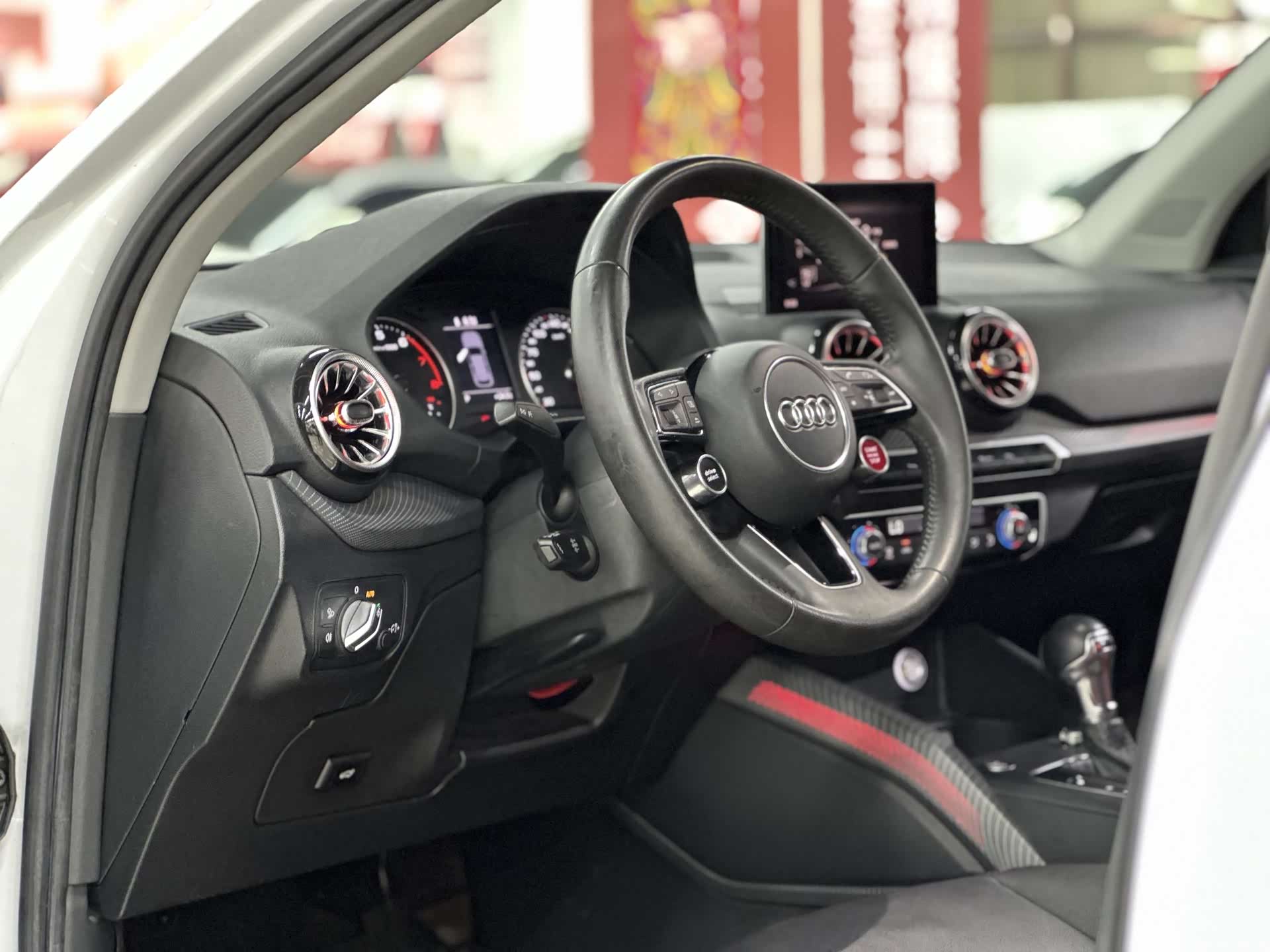 Audi Q2L, 2020 26