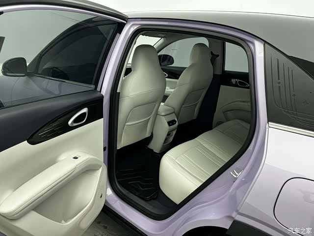 Geely Xingyuan, 2025 13
