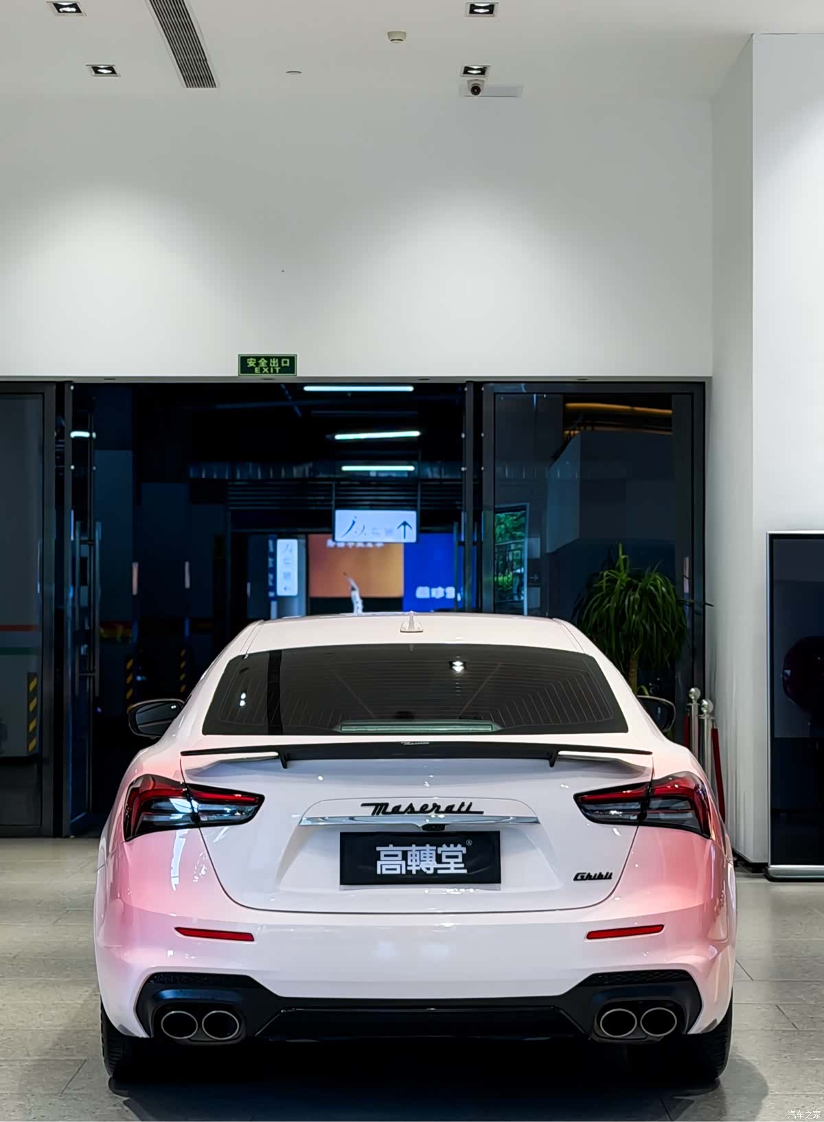 Maserati Ghibli, 2023 4