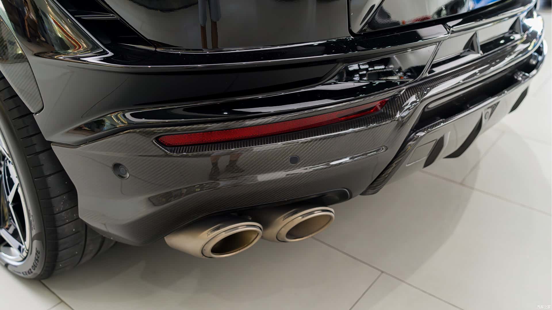 Lamborghini Urus, 2023 26