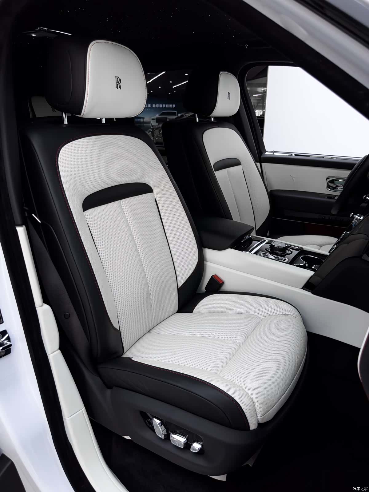 Rolls-Royce Cullinan, 2021 10