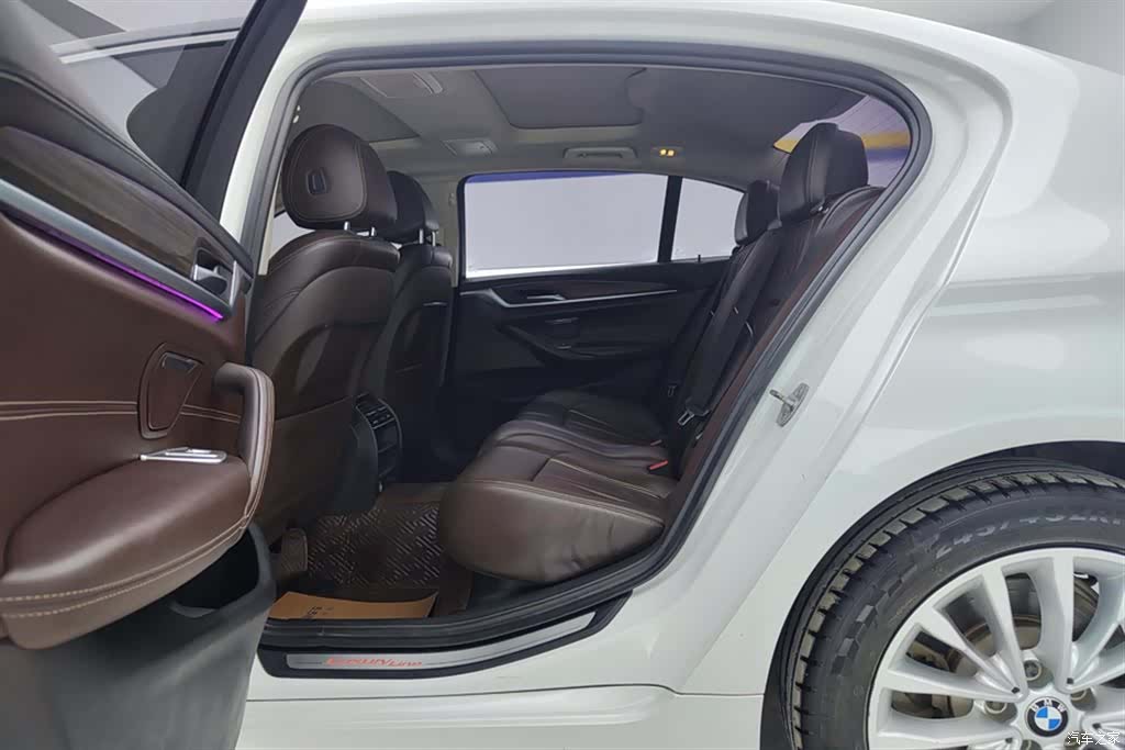 BMW 5 Series, 2019 11