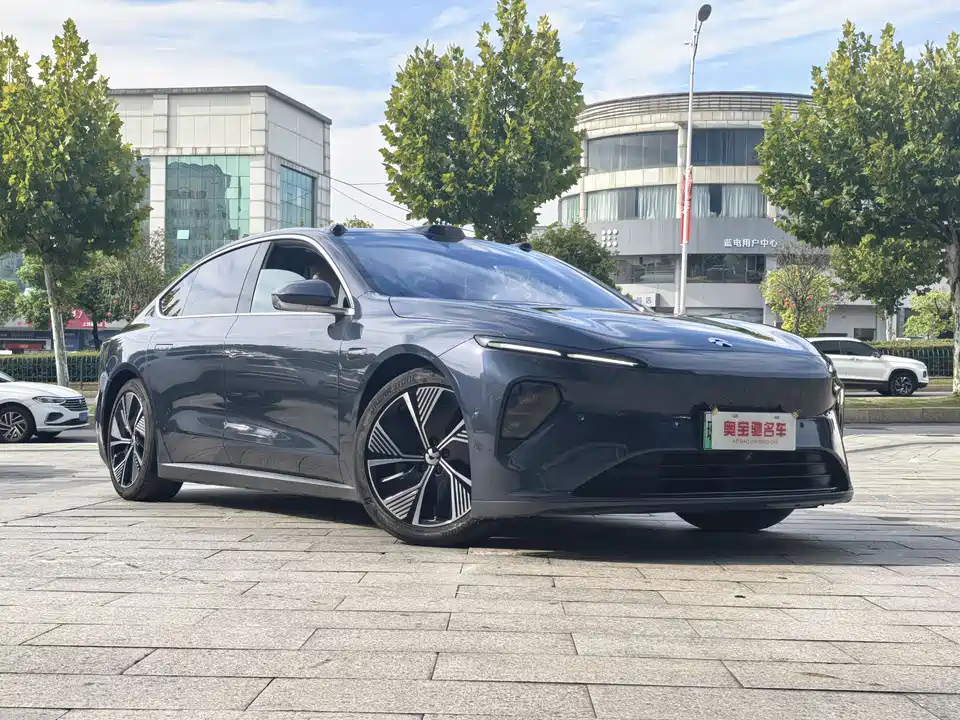 NIO ET7