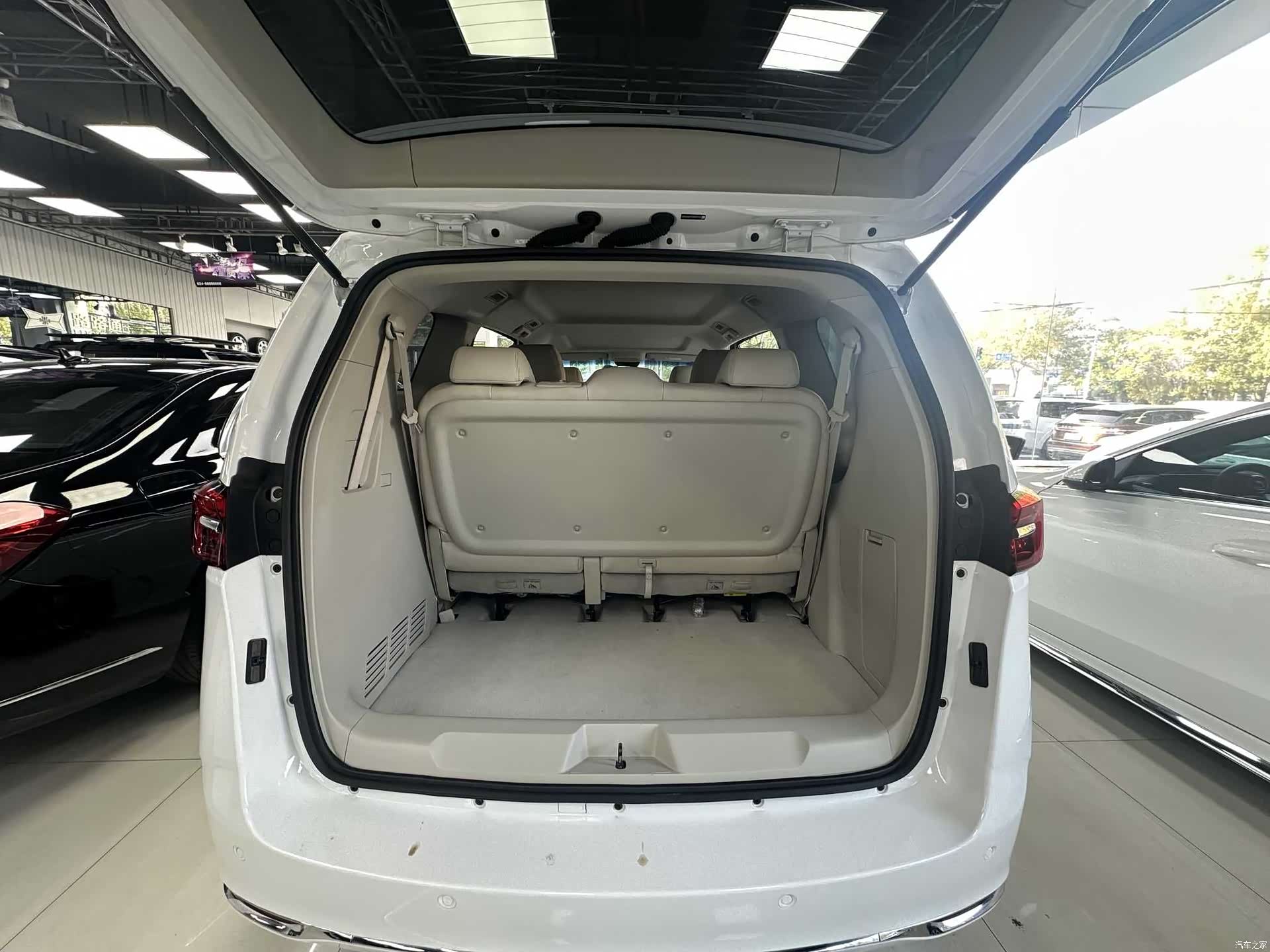 Buick GL8, 2023 17