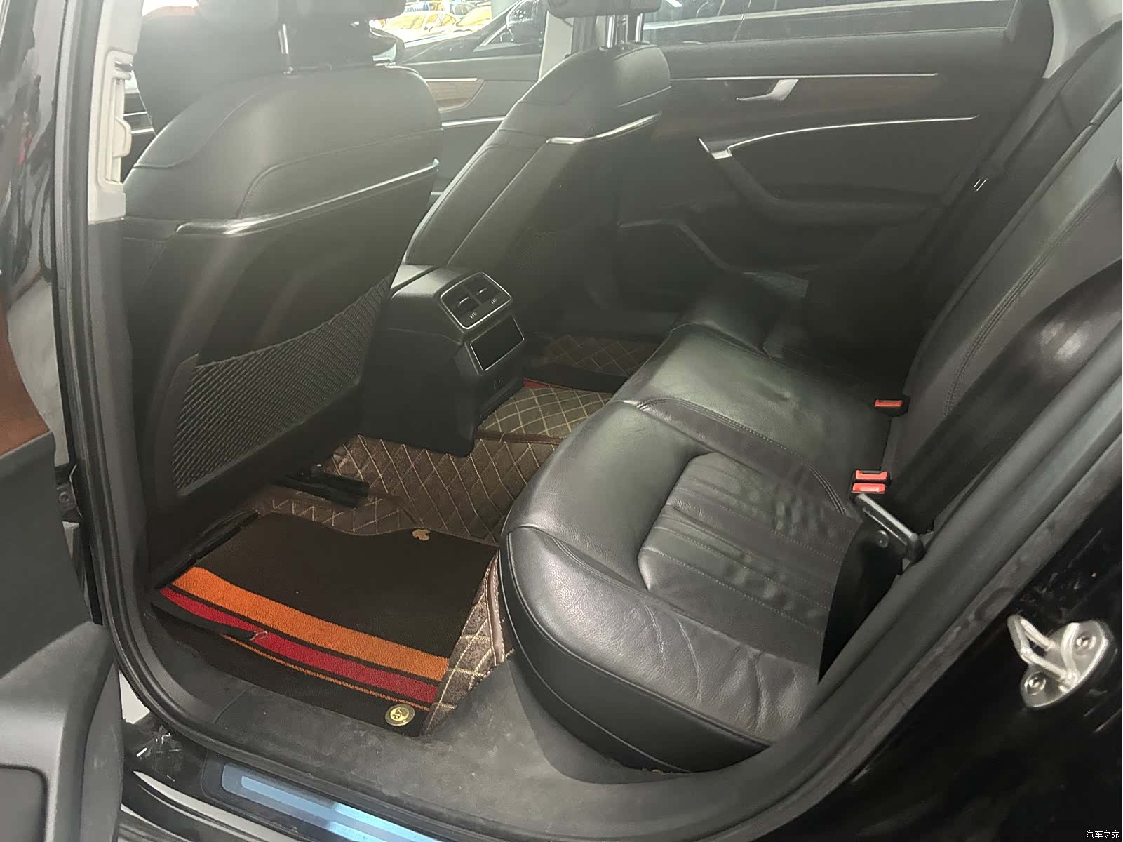 Audi A6L, 2019 8