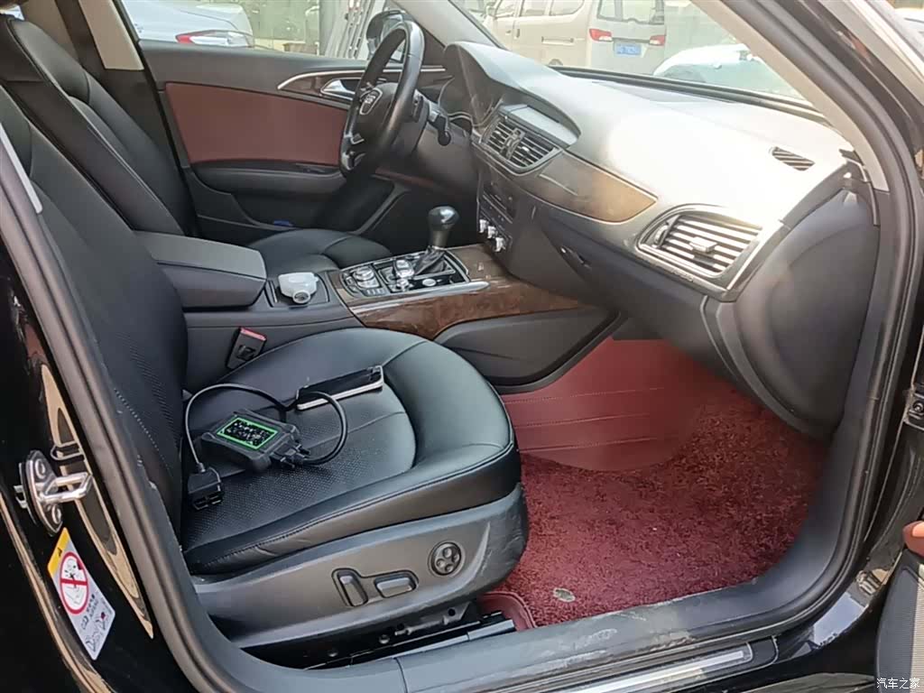 Audi A6L, 2014 25