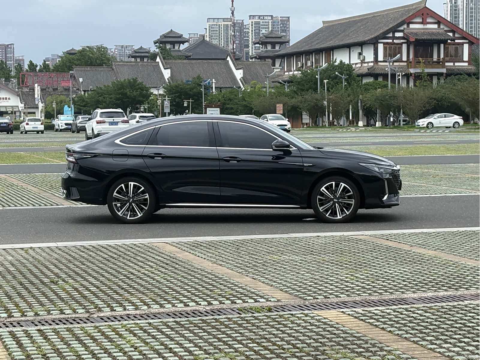 Chery Arrizo 8, 2024 4