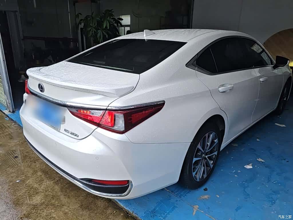 Lexus ES, 2024 7