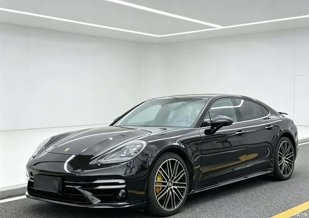 Porsche Panamera, 2017 1