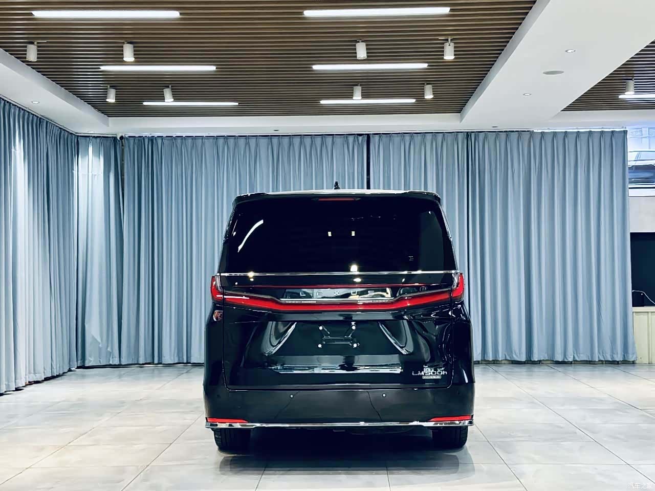 Lexus LM, 2024 12