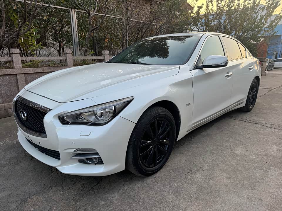 Infiniti Q50L