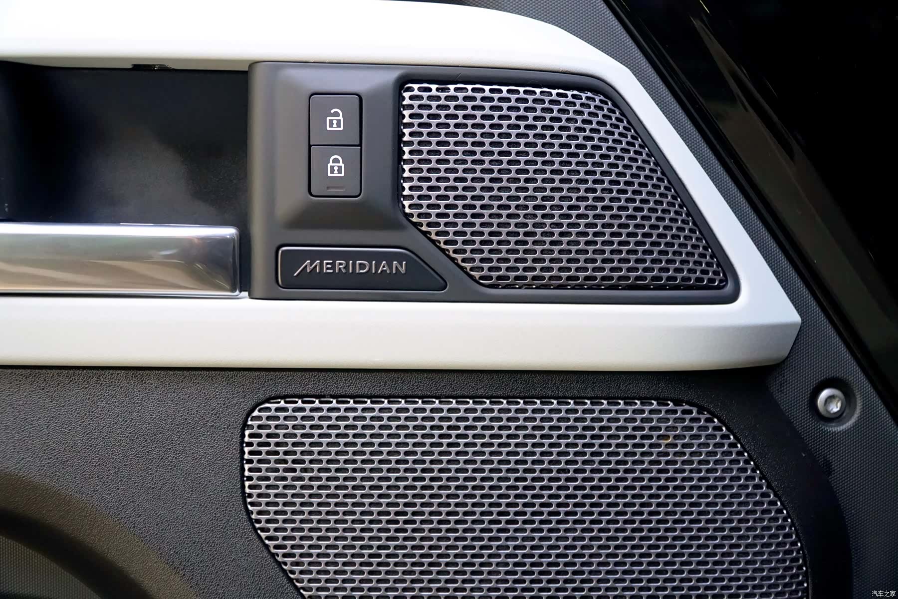 Land Rover Defender, 2022 14