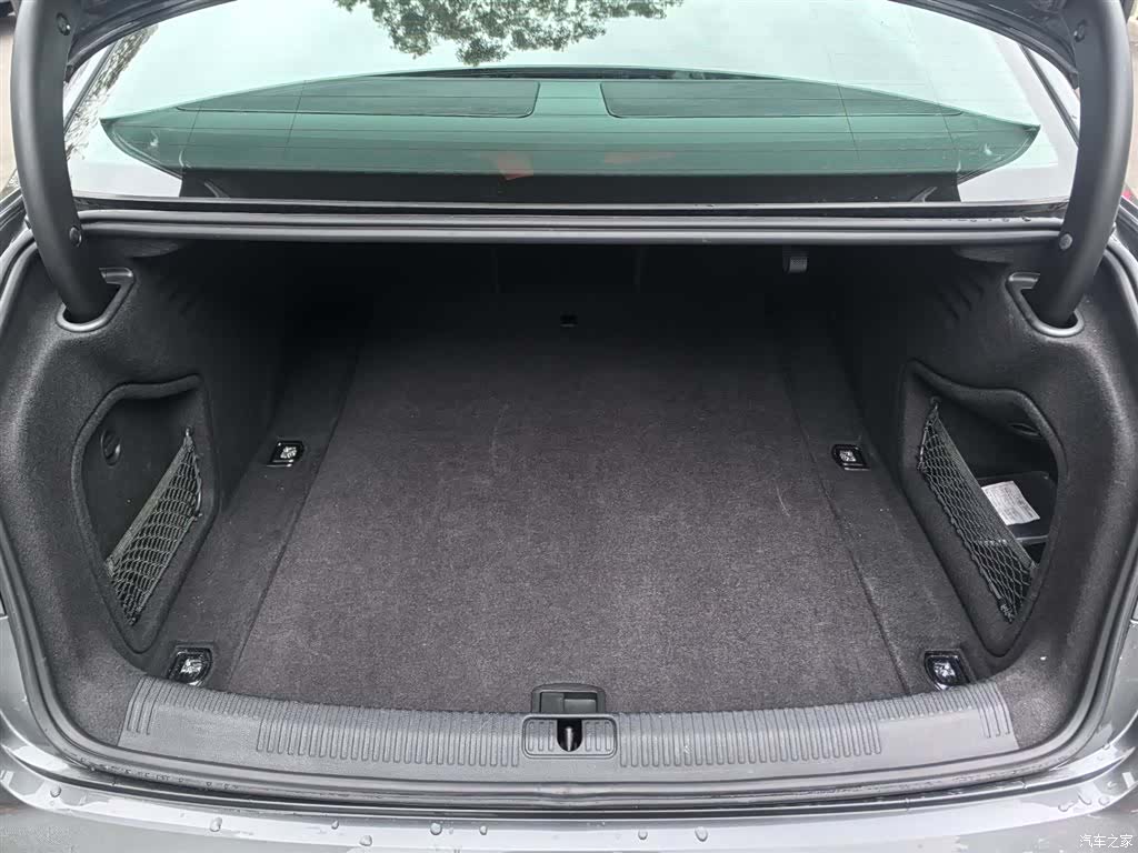 Audi A4L, 2024 21