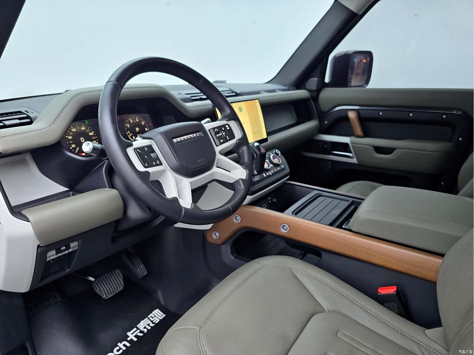 Land Rover Defender, 2021 14