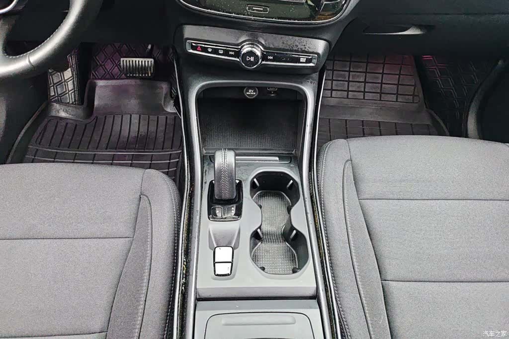 Volvo XC40, 2021 16