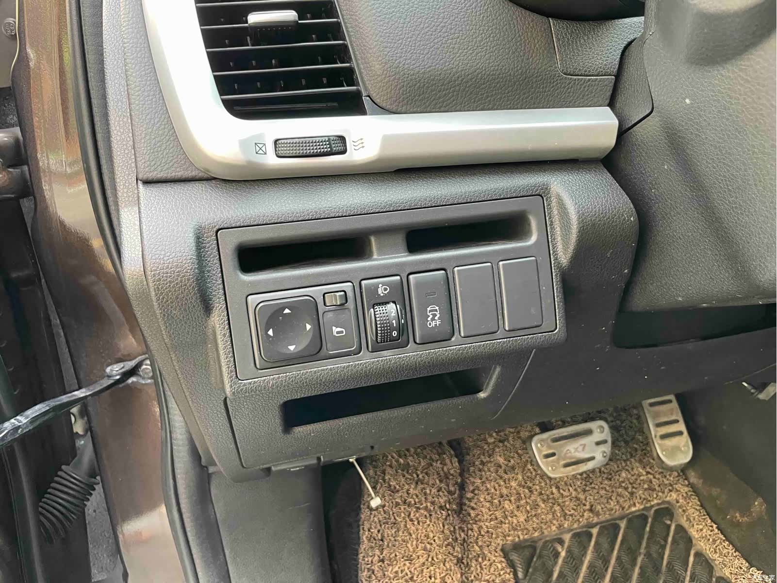 DongFeng AX7, 2015 8