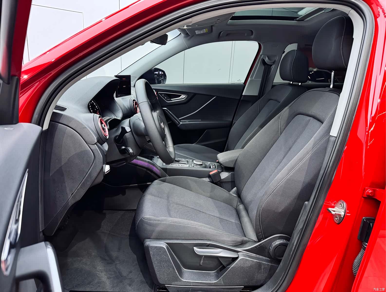 Audi Q2L, 2019 9