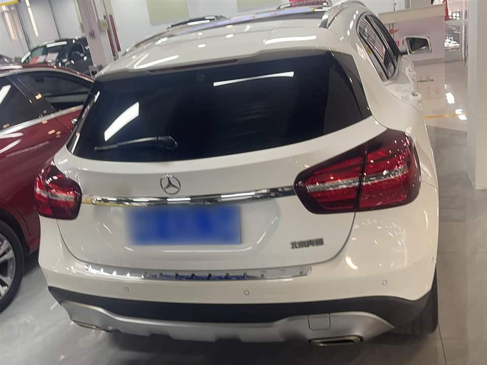 Mercedes-Benz GLA