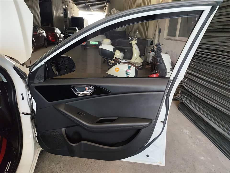 Soueast V5 Lingzhi Soueast V5 Lingzhi