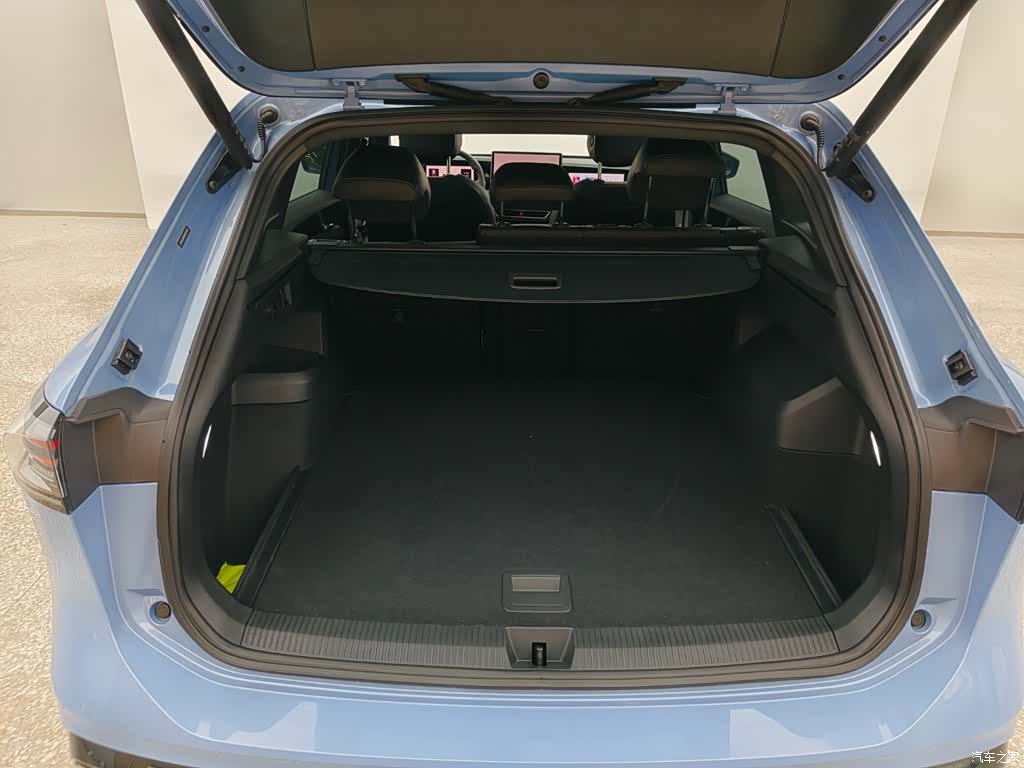 Volkswagen Tiguan L, 2024 11
