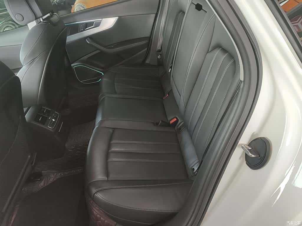 Audi A4L, 2022 17