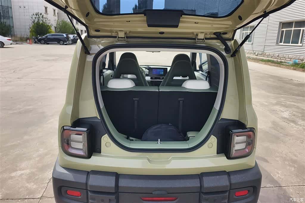 Geely Panda, 2025 4