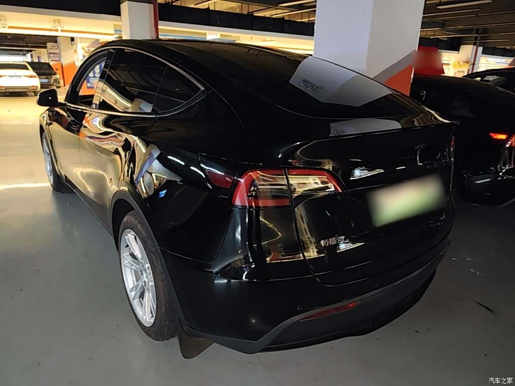 Tesla Model Y, 2023 все фото