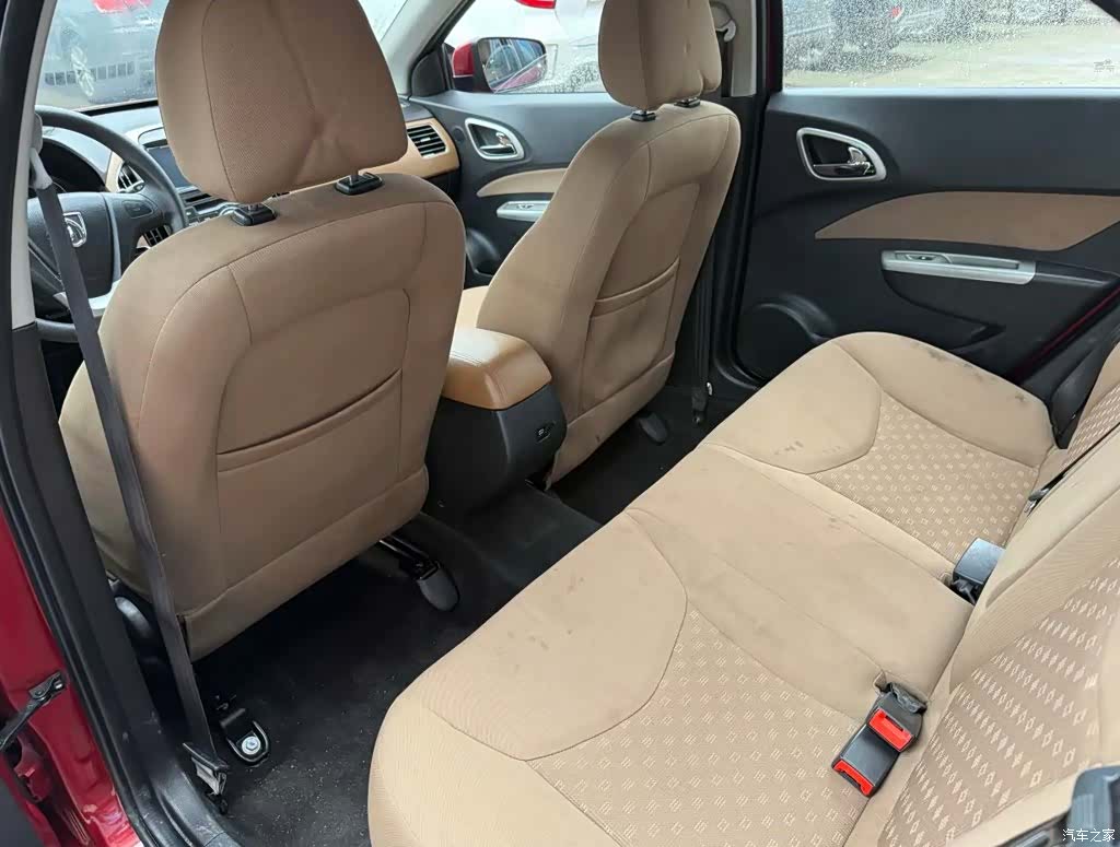 Wuling 630, 2013 15