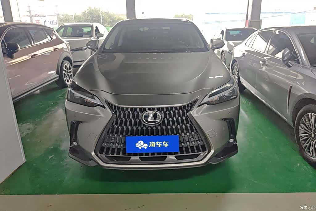 Lexus NX, 2023 2