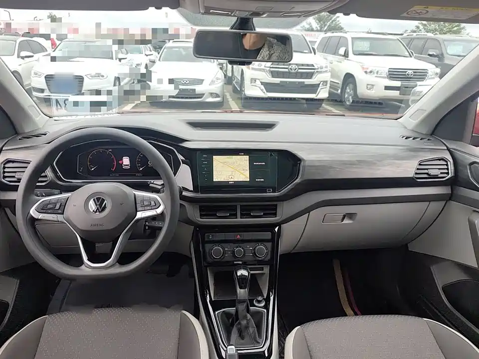 Volkswagen Exploring the shadow