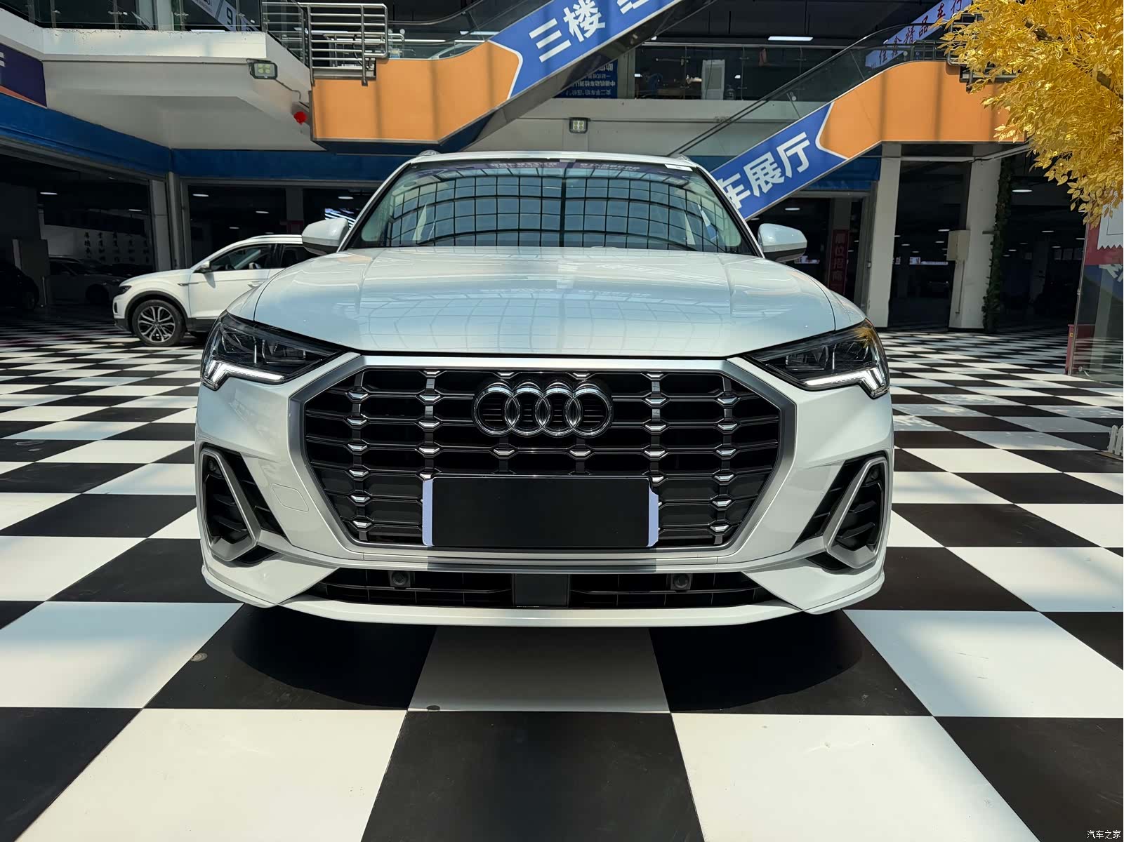 Audi Q3, 2022 2