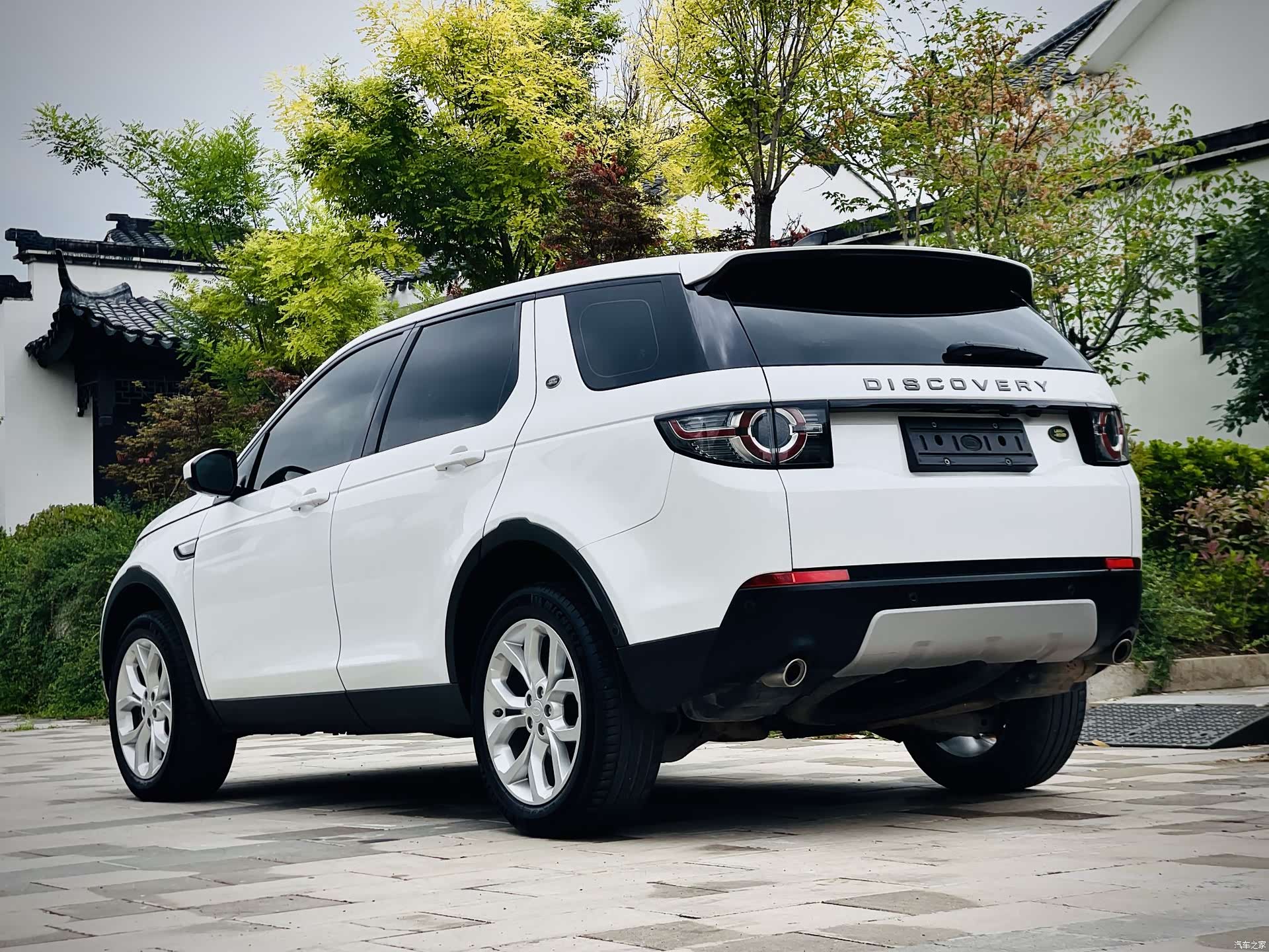 Land Rover Discovery, 2019 4