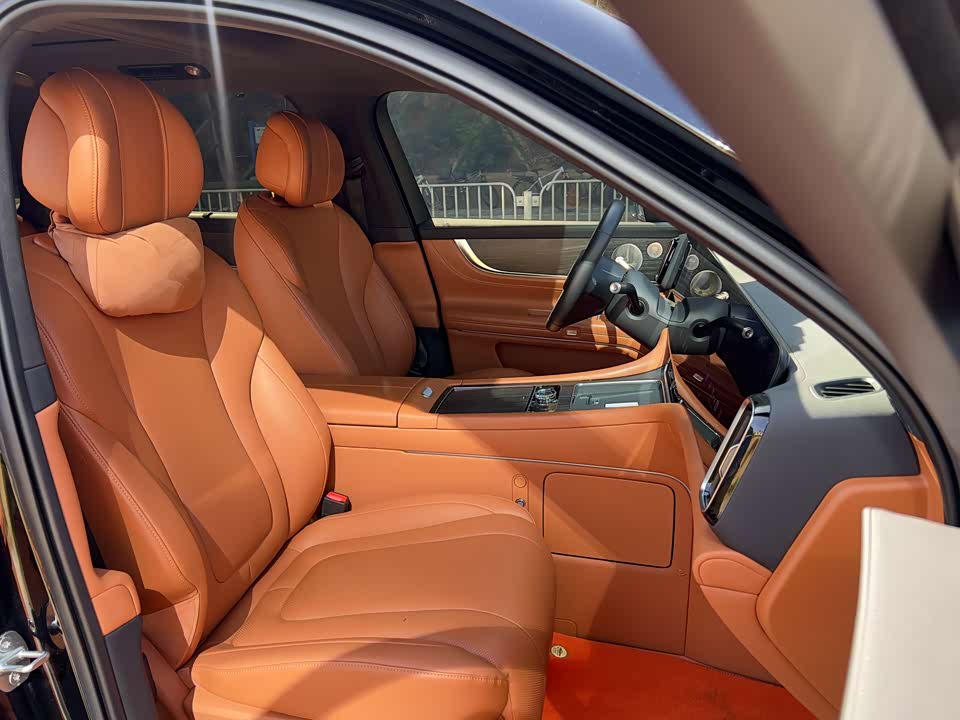 AITO Ask the world M9