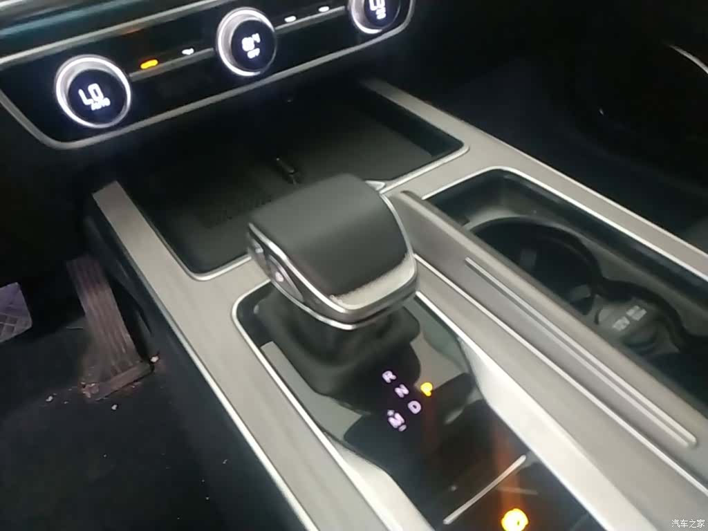 Hongqi HS5, 2024 14