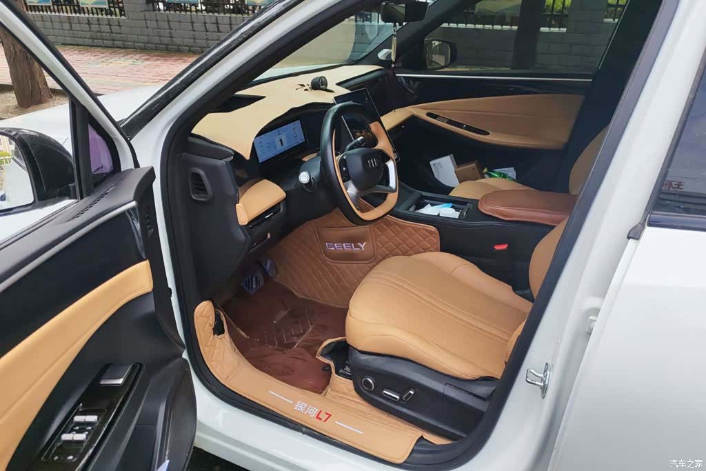 Geely Galaxy L7, 2024 9