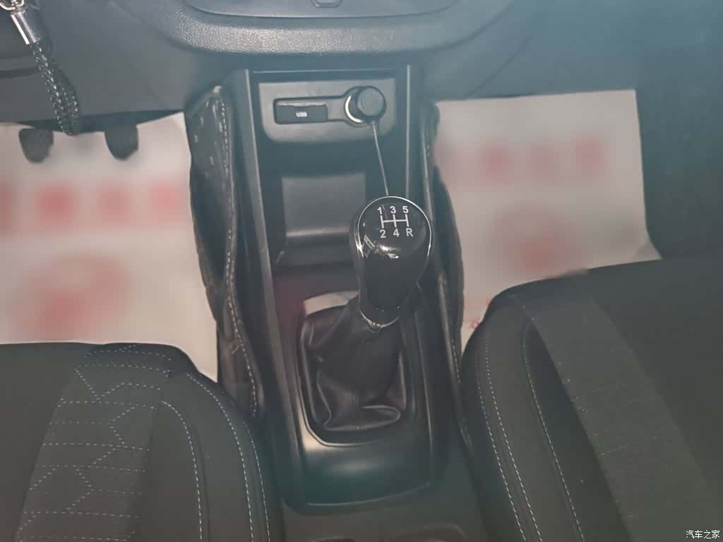 Wuling 310, 2017 9