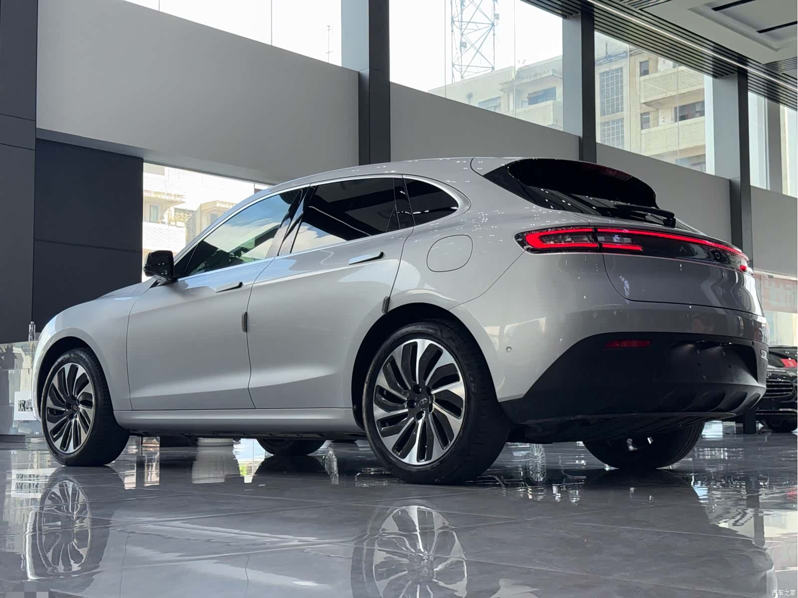 AITO M5, 2022 10