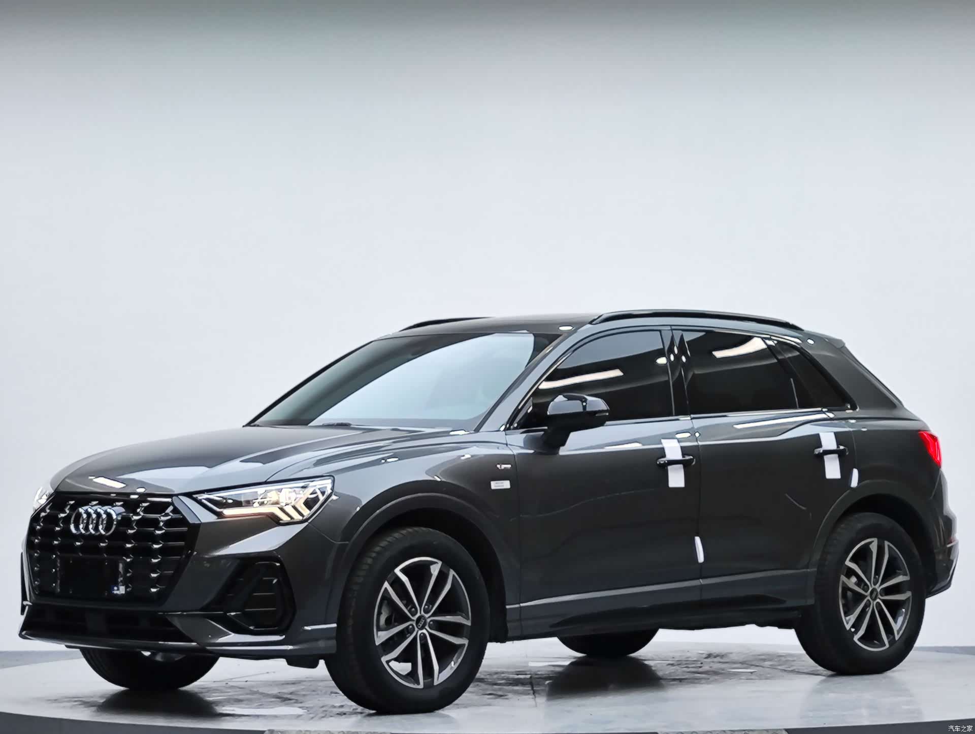 Audi Q3, 2022 2