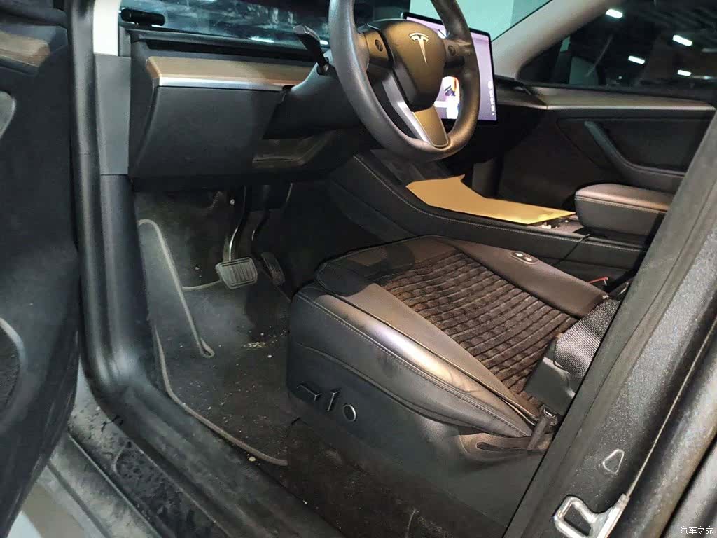 Tesla Model Y, 2021 14
