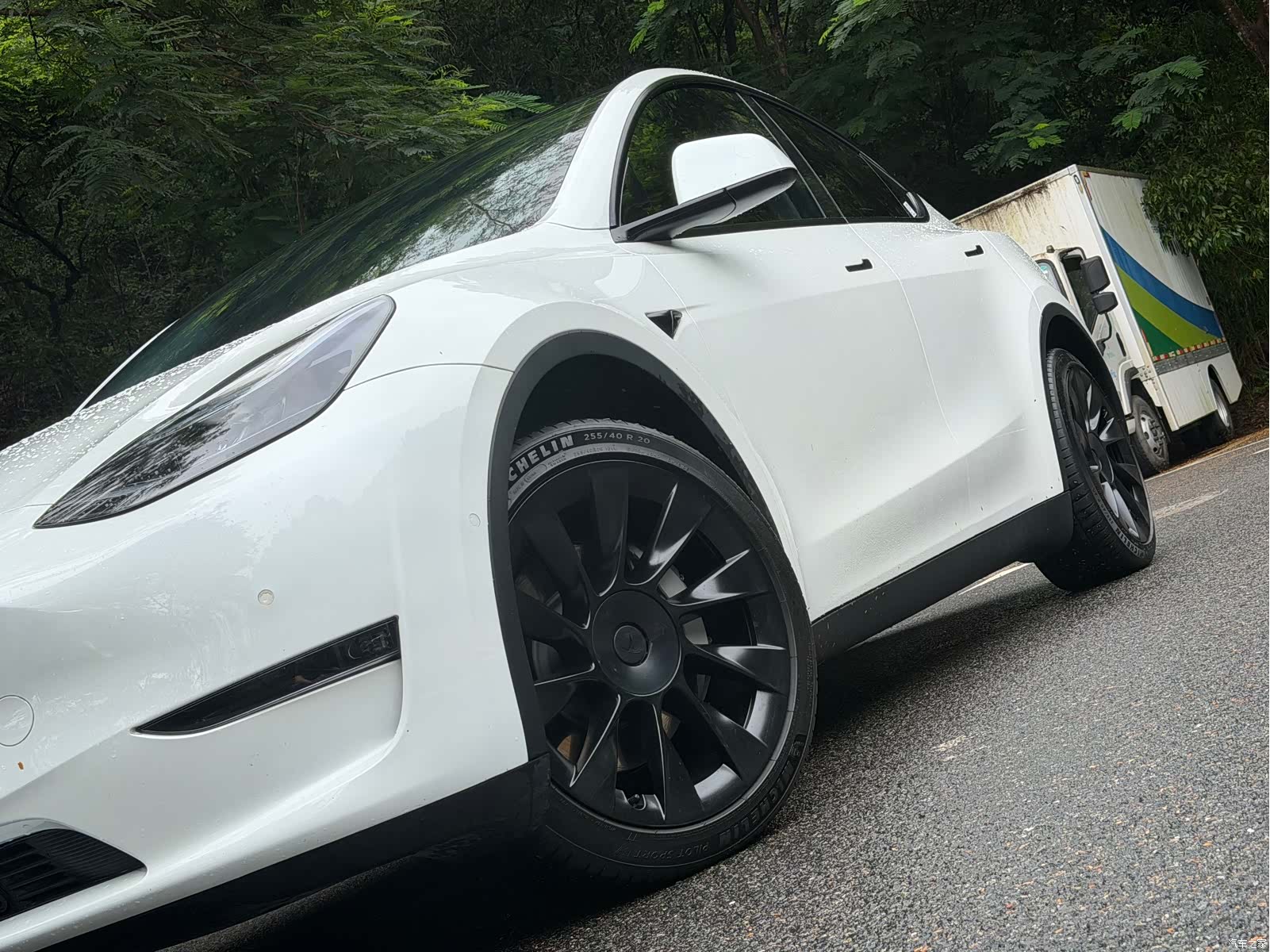 Tesla Model Y, 2023 6