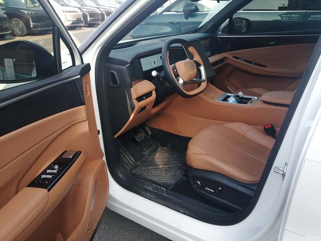 Geely Galaxy L7, 2025 12