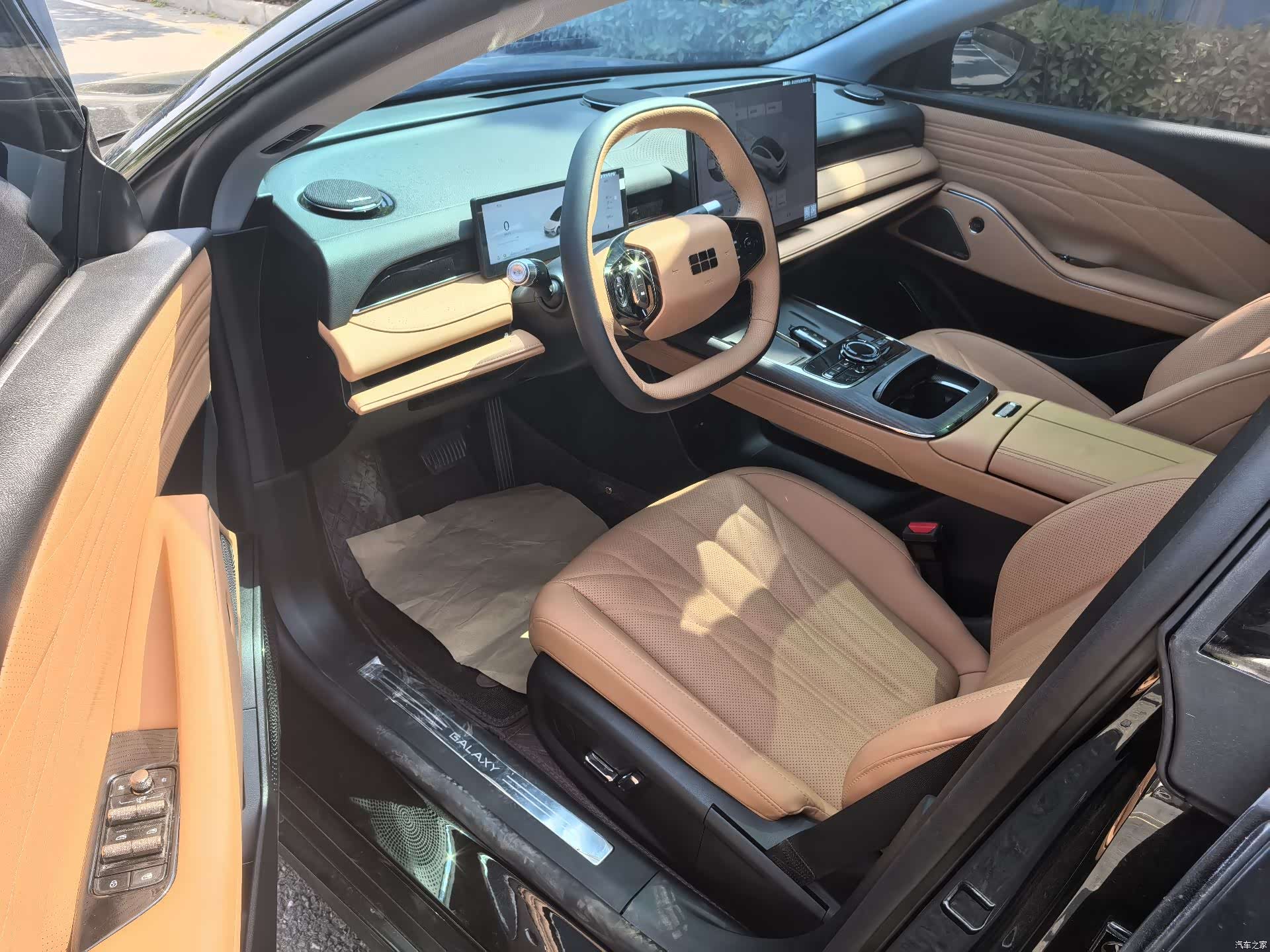 Geely 8, 2025 4