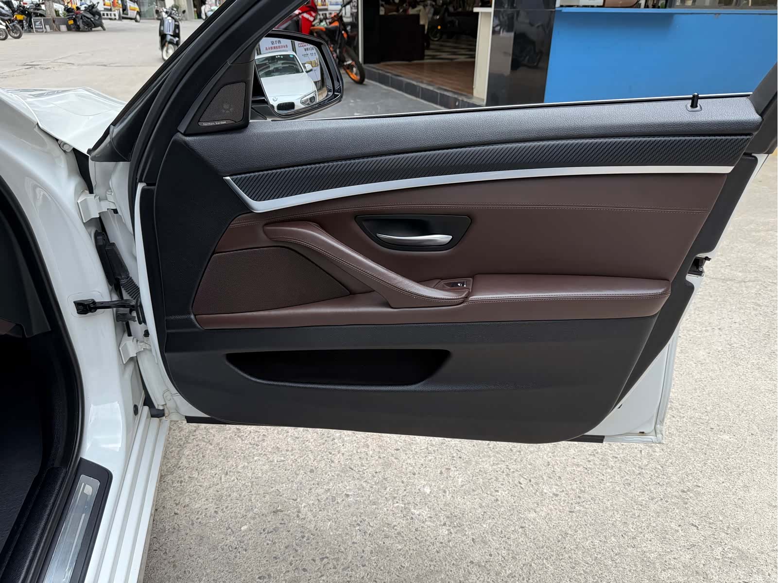 BMW 5 Series, 2016 24