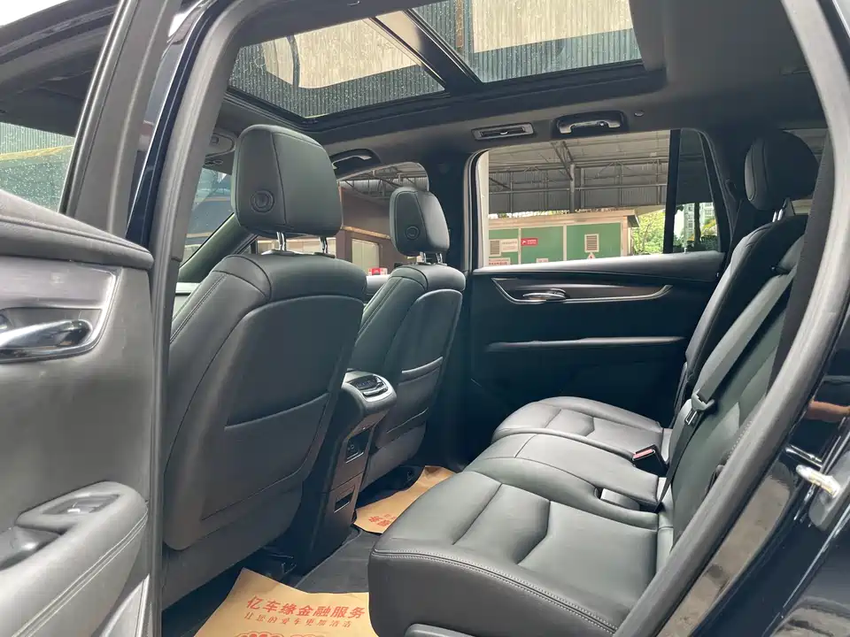 Cadillac XT6