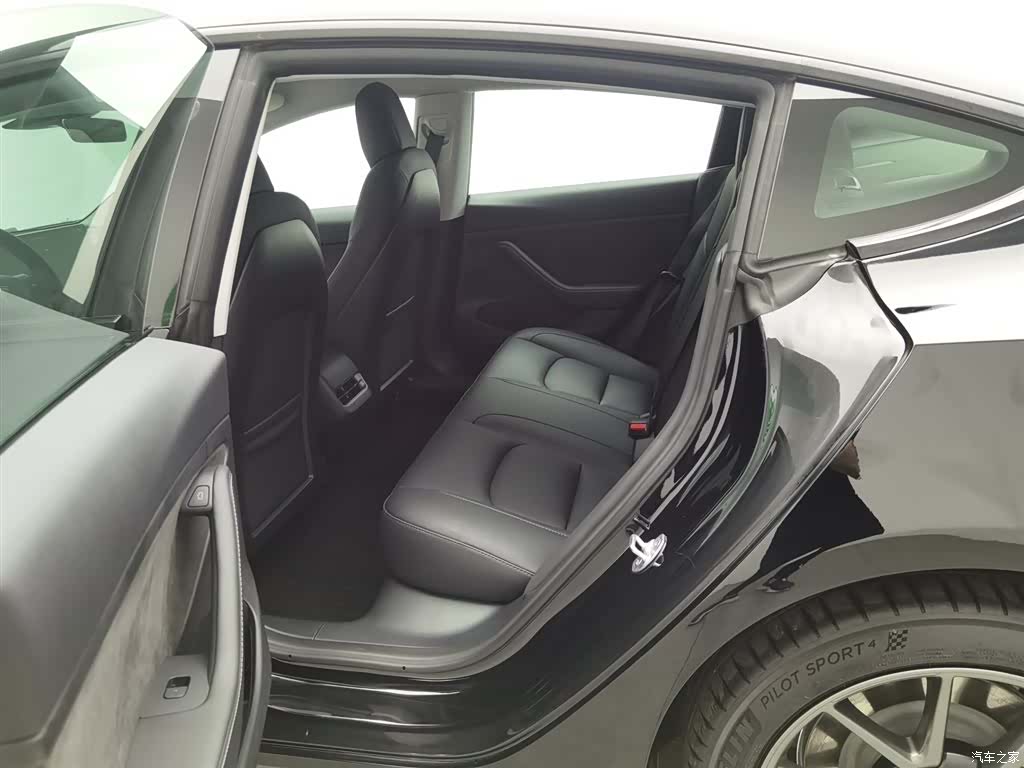 Tesla Model 3, 2023 15